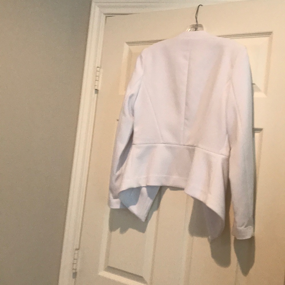 Blazer - Picture 5 of 6